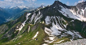  Blick hinab zum Kaiserjochhaus